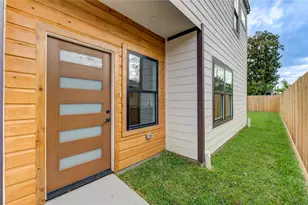 4554 Newberry St, Houston, TX 77051 - Photo 3