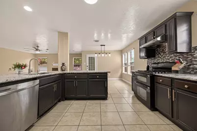6922 Leaders Crossing Drive, Houston, TX 77072 - Photo 15
