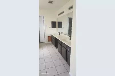 6922 Leaders Crossing Drive, Houston, TX 77072 - Photo 37
