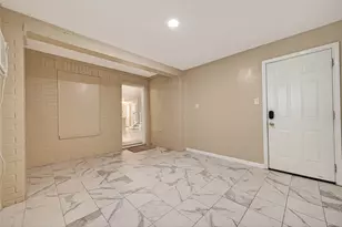 6922 Leaders Crossing Dr, Houston, TX 77072 - Photo 21