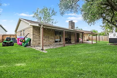 56 W Candlewood Street, Lake Jackson, TX 77566 - Photo 3