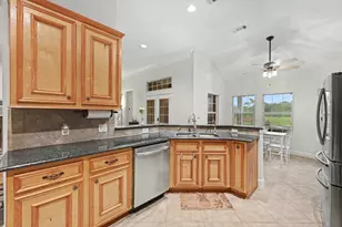 7730 Pebble Hill Ln, Rosharon, TX 77583 - Photo 11