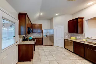 5227 Bay Ln, Bacliff, TX 77518 - Photo 11
