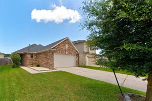 5227 Bay Ln, Bacliff, TX 77518 - Photo 1