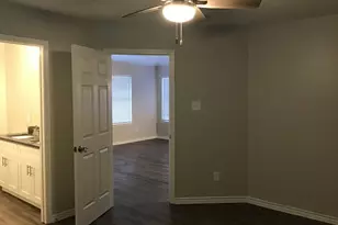 5010 Chase Mountain Dr, Bacliff, TX 77518 - Photo 9