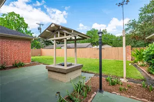 1604 S Hill St, Alvin, TX 77511 - Photo 33