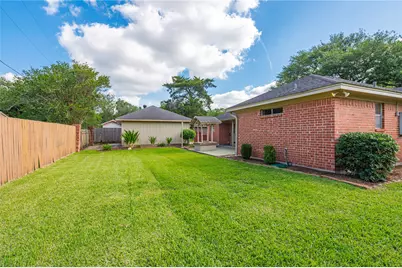 1604 S Hill Street, Alvin, TX 77511 - Photo 29