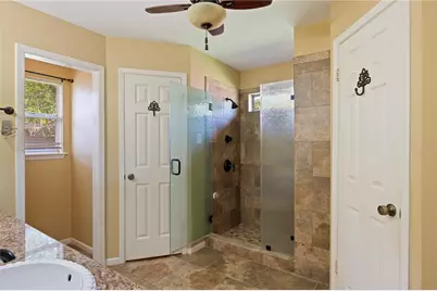 1604 S Hill Street, Alvin, TX 77511 - Photo 23