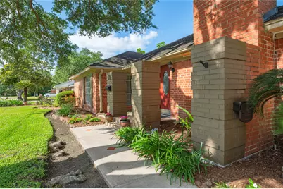 1604 S Hill Street, Alvin, TX 77511 - Photo 5