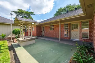 1604 S Hill St, Alvin, TX 77511 - Photo 31