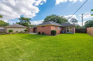 1604 S Hill St, Alvin, TX 77511 - Photo 35