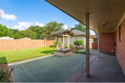 1604 S Hill Street, Alvin, TX 77511 - Photo 27