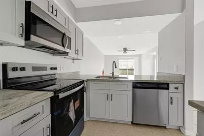 1516 Bay Area Blvd #R6, Houston, TX 77058 - Photo 7