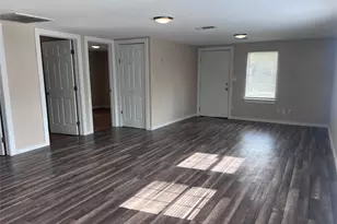 814 Sun St, Boling, TX 77420 - Photo 7