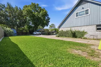 15721 Juneau Ln, Houston, TX 77040 - Photo 13