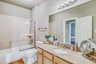 9113 Creekstone Lake Dr, Houston, TX 77054 - Photo 25