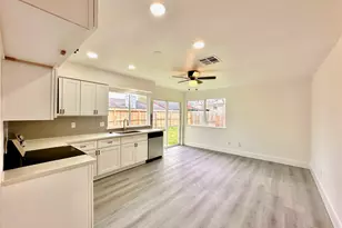 13754 Shirebrook Dr, Sugar Land, TX 77498 - Photo 7