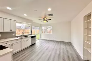 13754 Shirebrook Dr, Sugar Land, TX 77498 - Photo 11