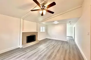 13754 Shirebrook Dr, Sugar Land, TX 77498 - Photo 3