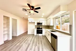 13754 Shirebrook Dr, Sugar Land, TX 77498 - Photo 9