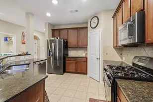 2704 Baywater Creek Ln, Pearland, TX 77089 - Photo 9