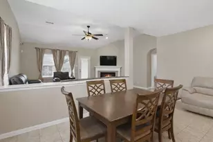 2704 Baywater Creek Ln, Pearland, TX 77089 - Photo 9