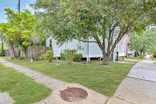 2311 53rd St, Galveston, TX 77551 - Photo 3