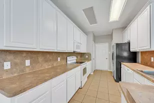 163 N Burberry Park Cir, The Woodlands, TX 77382 - Photo 11