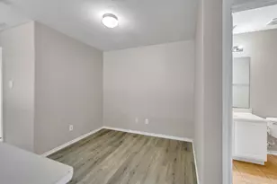 163 N Burberry Park Cir, The Woodlands, TX 77382 - Photo 13