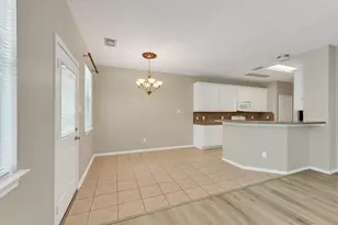 163 N Burberry Park Cir, The Woodlands, TX 77382 - Photo 9