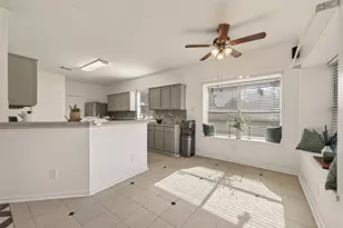 16315 April Ridge Dr, Houston, TX 77083 - Photo 11