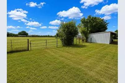 838 S Center Street, Buffalo, TX 75831 - Photo 17