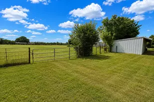 838 South Center St, Buffalo, TX 75831 - Photo 17