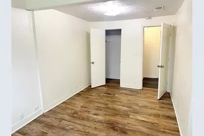 1005 Avenue E 1/2, Alvin, TX 77511 - Photo 21