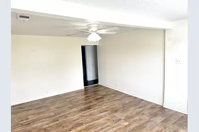 1005 Avenue E 1/2, Alvin, TX 77511 - Photo 7