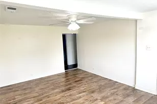 1005 Ave E 1/2, Alvin, TX 77511 - Photo 7