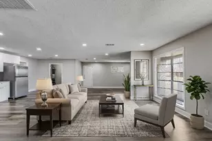 8502 Richcroft St, Houston, TX 77029 - Photo 3