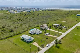 3915 1st St, Galveston, TX 77554 - Photo 23