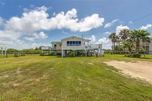 3915 1st St, Galveston, TX 77554 - Photo 3