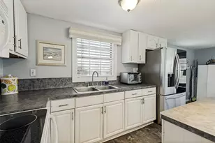 3915 1st St, Galveston, TX 77554 - Photo 15