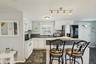 3915 1st St, Galveston, TX 77554 - Photo 13