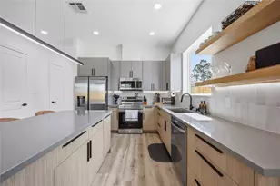 8102 Cannon St, Houston, TX 77051 - Photo 5