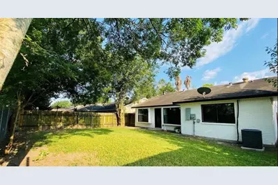 3230 Dragonwick Drive, Houston, TX 77045 - Photo 7