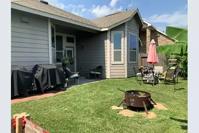 8338 Hunters Lodge Lane, Baytown, TX 77521 - Photo 7