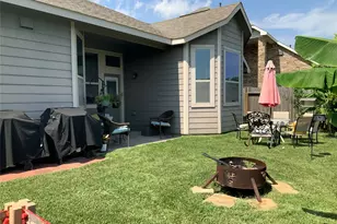 8338 Hunters Lodge Ln, Baytown, TX 77521 - Photo 7