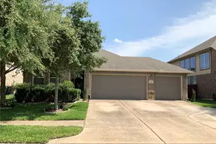 8338 Hunters Lodge Ln, Baytown, TX 77521 - Photo 3
