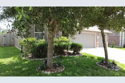 8338 Hunters Lodge Lane, Baytown, TX 77521 - Photo 3