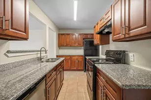 319 S 6th St, La Porte, TX 77571 - Photo 13