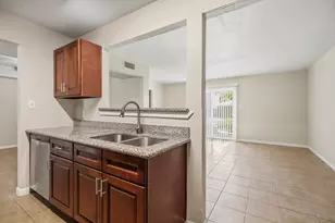 319 S 6th St, La Porte, TX 77571 - Photo 17