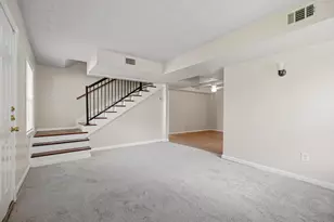 319 S 6th St, La Porte, TX 77571 - Photo 9